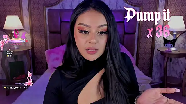 SoffiQueen online show from October 7, 8:10 pm