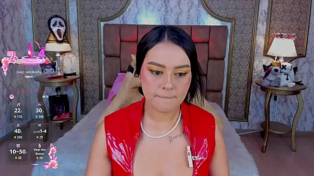 SoffiQueen online show from October 17, 7:59 pm