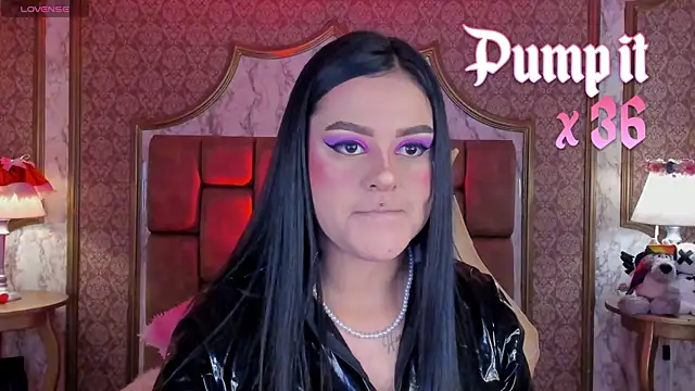 SoffiQueen online show from November 7, 6:12 pm