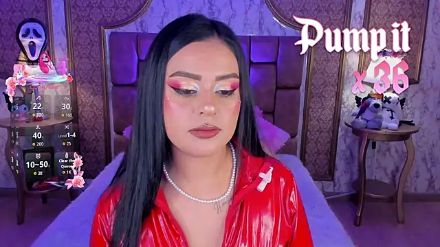 SoffiQueen online show from November 6, 5:28 pm