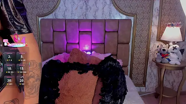 SoffiQueen online show from October 10, 3:46 pm