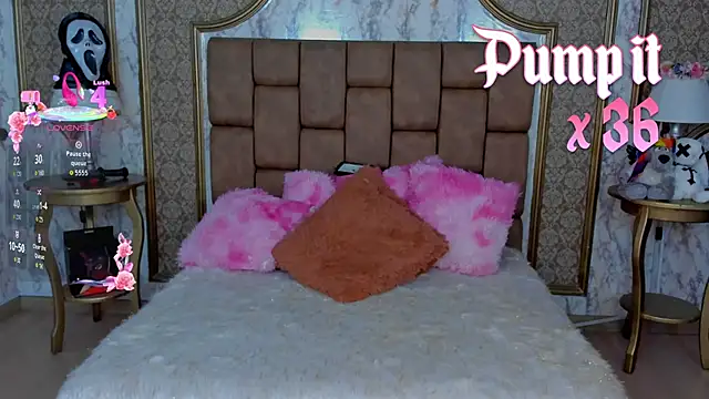 SoffiQueen online show from October 28, 4:50 pm