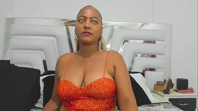 Snapshot of SaraaJhons chatting on November 29, 7:58 pm SaraaJhons online show from November 29, 7:58 pm