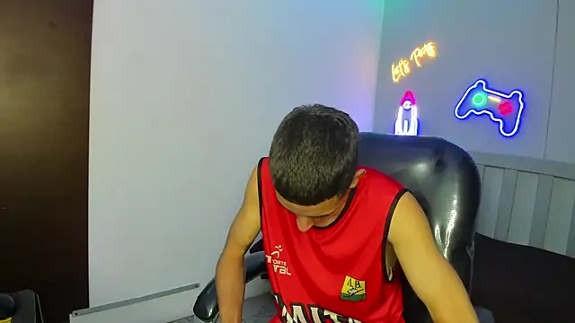 Snapshot of JackSwan18 chatting on September 25, 8:59 pm JackSwan18 online show from September 25, 8:59 pm