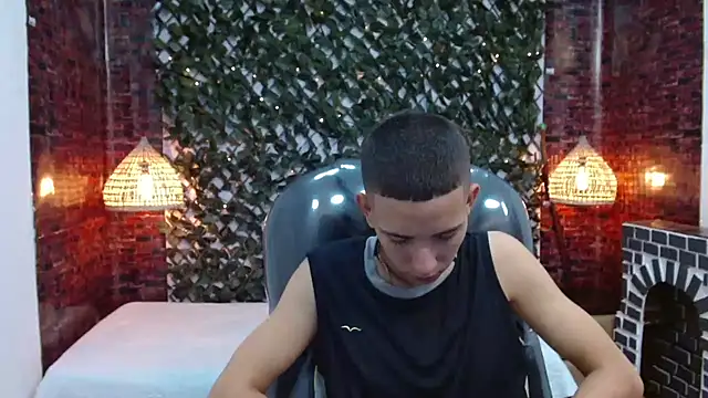 Snapshot of JackSwan18 chatting on December 23, 1:45 pm JackSwan18 online show from December 23, 1:45 pm