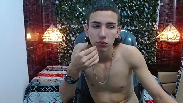 Snapshot of JackSwan18 chatting on January 18, 12:57 pm JackSwan18 online show from January 18, 12:57 pm