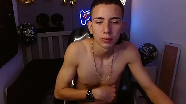 Snapshot of JackSwan18 chatting on January 4, 1:10 pm JackSwan18 online show from January 4, 1:10 pm