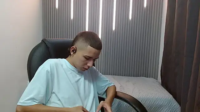JackSwan18 online show from March 12, 2:21 pm