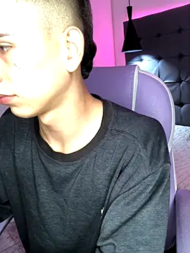 Snapshot of JackSwan18 chatting on October 8, 12:34 am JackSwan18 online show from October 8, 12:34 am