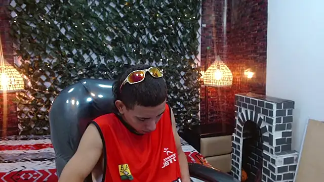 Snapshot of JackSwan18 chatting on January 13, 12:56 pm JackSwan18 online show from January 13, 12:56 pm