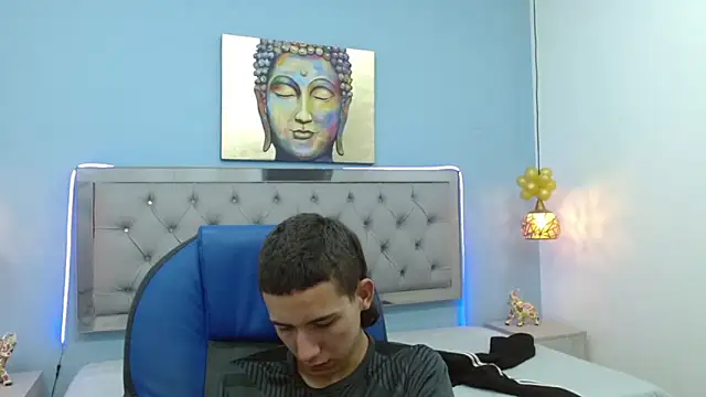 Snapshot of JackSwan18 chatting on January 20, 4:32 am JackSwan18 online show from January 20, 4:32 am