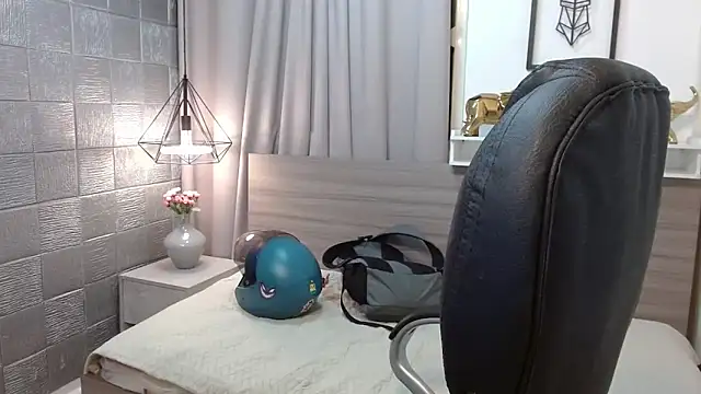 JackSwan18 online show from December 21, 7:04 pm