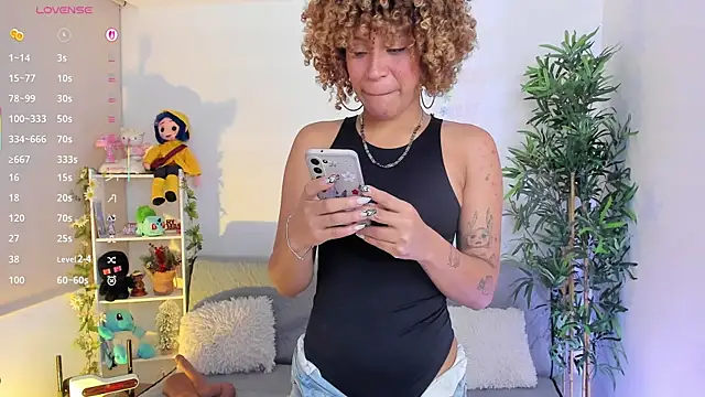 natty romanof 18 online show from February 11, 11:43 am