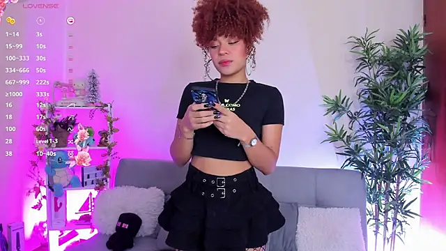 Snapshot of natty_romanof_18 chatting on February 28, 12:31 pm natty romanof 18 online show from February 28, 12:31 pm