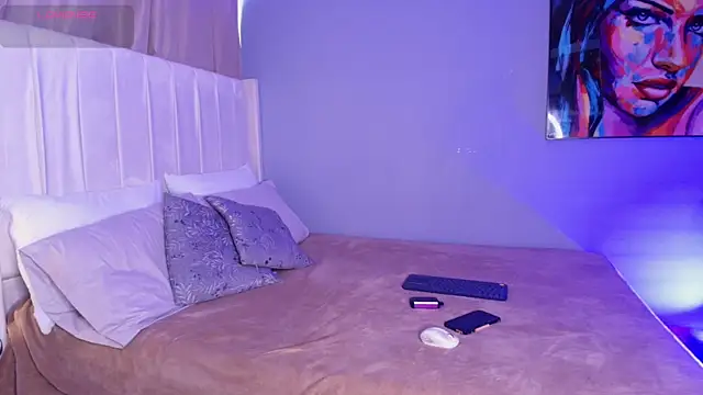 Shenoa1 online show from December 4, 12:48 pm