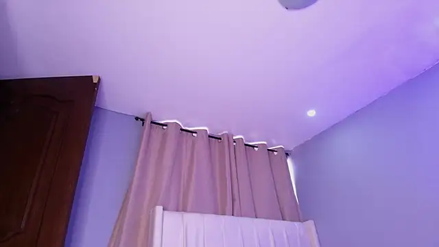 Shenoa1 online show from November 13, 11:58 am