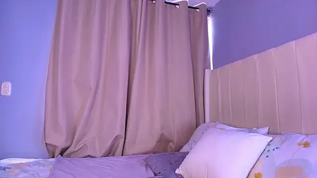 Shenoa1 online show from September 11, 8:20 pm