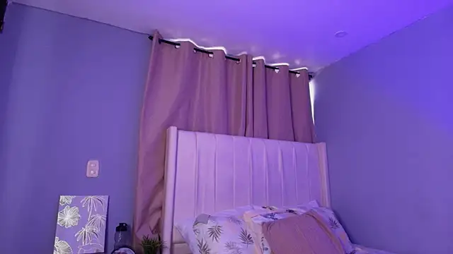 Shenoa1 online show from November 4, 12:31 pm