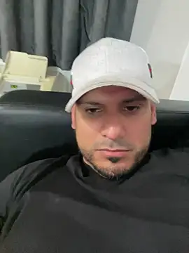 Insaneskillzz69 online show from April 14, 1:49 pm
