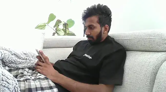 Snapshot of skinny__boy__ chatting on December 12, 7:59 pm skinny boy online show from December 12, 7:59 pm