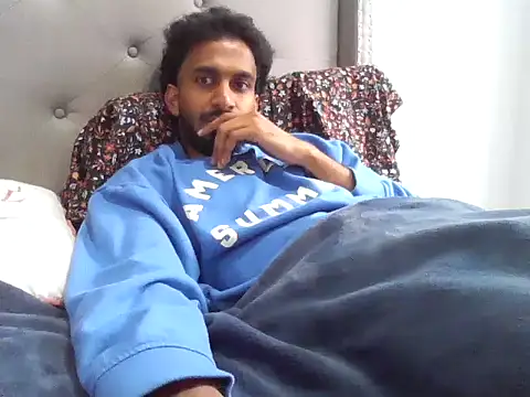 Snapshot of skinny__boy__ chatting on March 2, 7:21 pm skinny boy online show from March 2, 7:21 pm