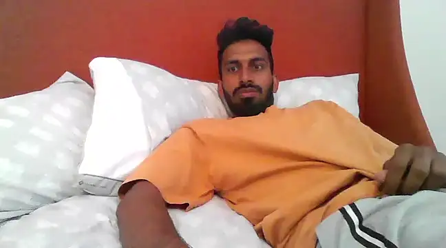 Snapshot of skinny__boy__ chatting on February 17, 8:16 pm skinny boy online show from February 17, 8:16 pm