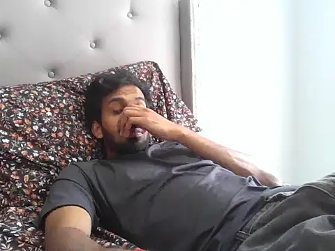 Snapshot of skinny__boy__ chatting on February 25, 7:47 pm skinny boy online show from February 25, 7:47 pm