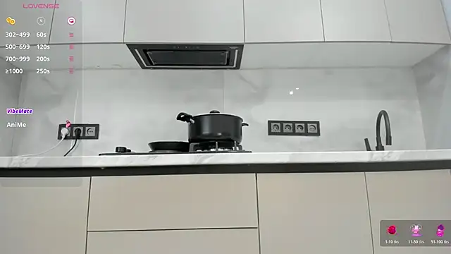 Mia Meow  online show from March 18, 5:32 am