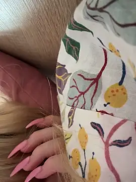 lwikaaa online show from March 22, 7:47 am