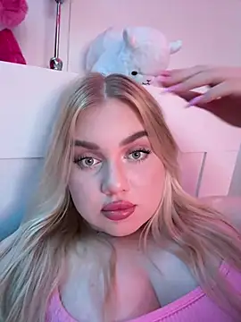 lwikaaa online show from March 22, 8:04 pm