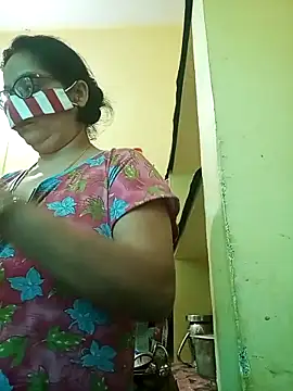 Snapshot of heenage chatting on October 31, 8:33 am heenage online show from October 31, 8:33 am