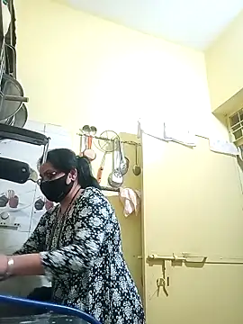 Snapshot of heenage chatting on February 25, 4:57 pm heenage online show from February 25, 4:57 pm