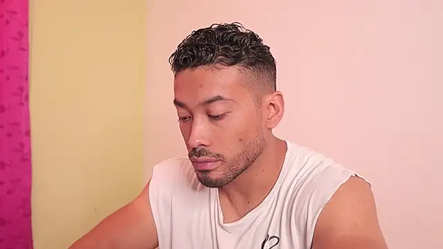 Snapshot of freddsexxx chatting on December 1, 2:18 pm freddsexxx online show from December 1, 2:18 pm