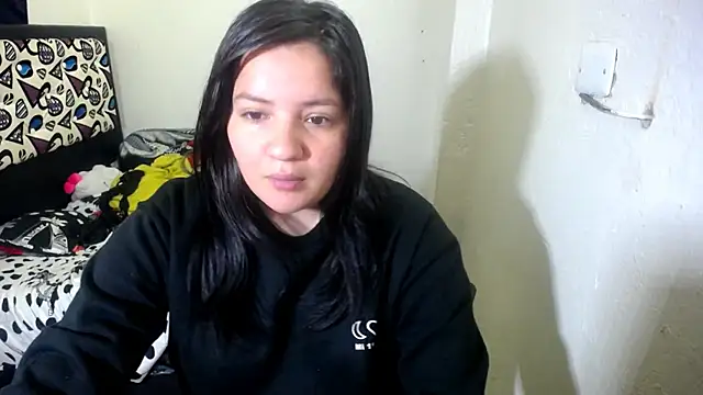 Snapshot of shopyymessyy chatting on December 2, 5:58 pm shopyymessyy online show from December 2, 5:58 pm