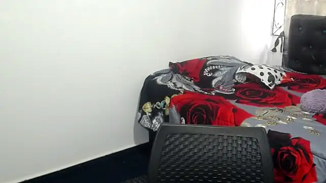 Snapshot of shopyymessyy chatting on December 18, 6:14 pm shopyymessyy online show from December 18, 6:14 pm