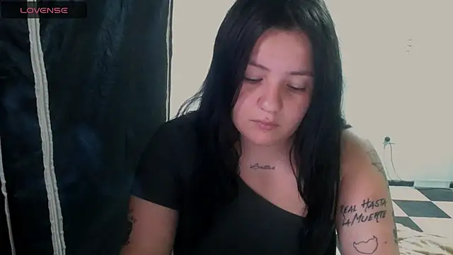 Snapshot of shopyymessyy chatting on March 18, 6:17 pm shopyymessyy online show from March 18, 6:17 pm