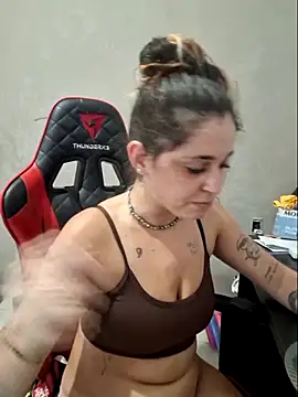 luuhcat09 online show from April 8, 5:36 pm