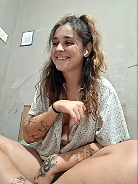 luuhcat09 online show from May 16, 12:42 am