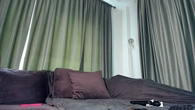 LaraStone69 online show from May 22, 5:27 am