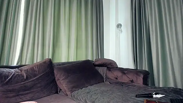 LaraStone69 online show from May 10, 5:22 am