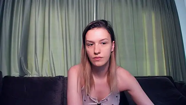 LaraStone69 online show from June 28, 5:47 am