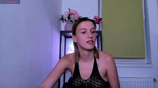 Snapshot of LaraStone69 chatting on September 17, 7:16 pm LaraStone69 online show from September 17, 7:16 pm