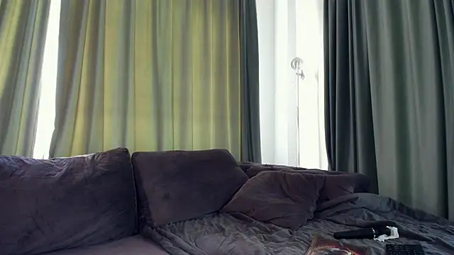 LaraStone69 online show from May 16, 6:56 am