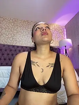 Snapshot of EMILYY_FOXY chatting on June 28, 6:47 pm EMILYY FOXY online show from June 28, 6:47 pm