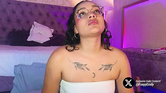 Snapshot of EMILYY_FOXY chatting on July 19, 6:59 pm EMILYY FOXY online show from July 19, 6:59 pm