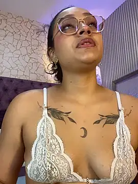 Snapshot of EMILYY_FOXY chatting on July 9, 7:02 pm EMILYY FOXY online show from July 9, 7:02 pm