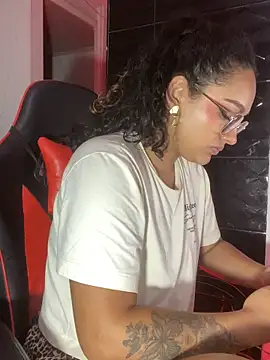 EMILYY FOXY online show from May 13, 3:24 am