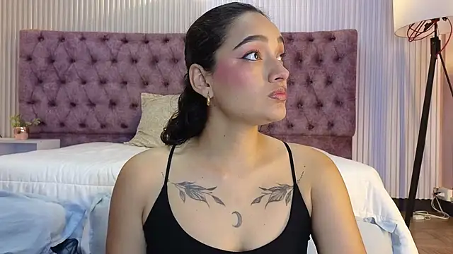 EMILYY FOXY online show from December 3, 7:02 pm