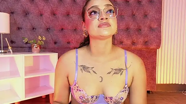 EMILYY FOXY online show from March 26, 7:01 pm