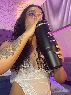 Snapshot of EMILYY_FOXY chatting on July 16, 7:00 pm EMILYY FOXY online show from July 16, 7:00 pm